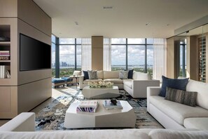 Ocean View Penthouse 1, 3 Bedroom Bi-level Suite, Bedroom1: 1King, Bedroom2: 1King, Bedroom3: 1King