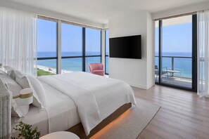 Suite, 3 Bedrooms, Oceanfront(E-Wow) | Down comforters, minibar, in-room safe, desk