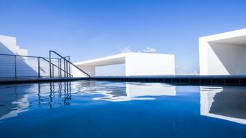 Yksityinen uima-allas