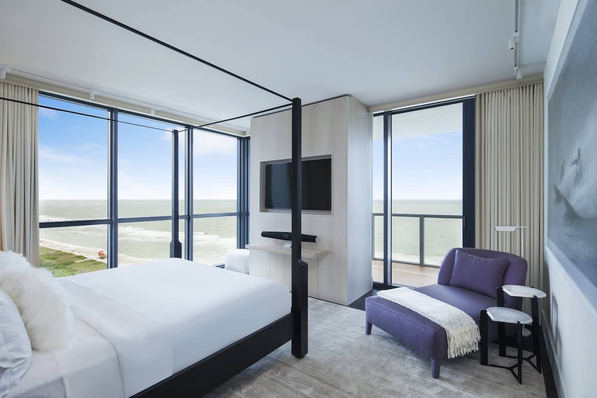 1 bedroom, down duvets, minibar, in-room safe