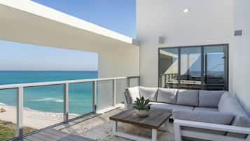 Down comforters, minibar, in-room safe, desk