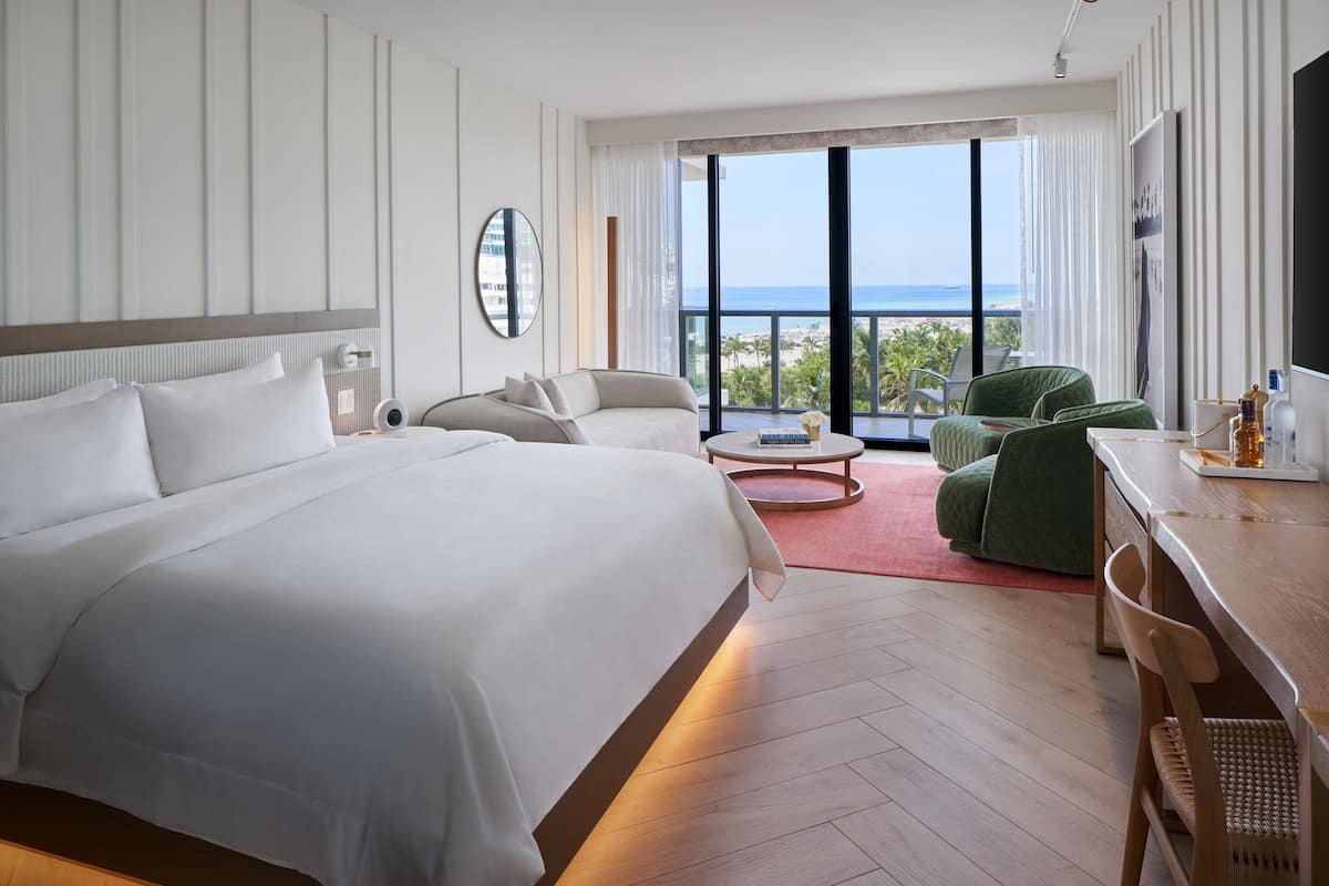 1 habitación, edredón, minibar y caja de seguridad en la habitación