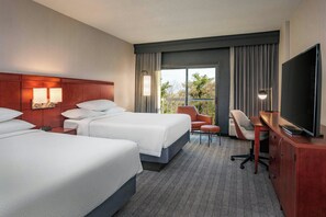 Premium bedding, desk, laptop workspace, blackout drapes - Courtyard by Marriott Boston Andover (Andover)