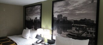 Super 8 by Wyndham New Cumberland