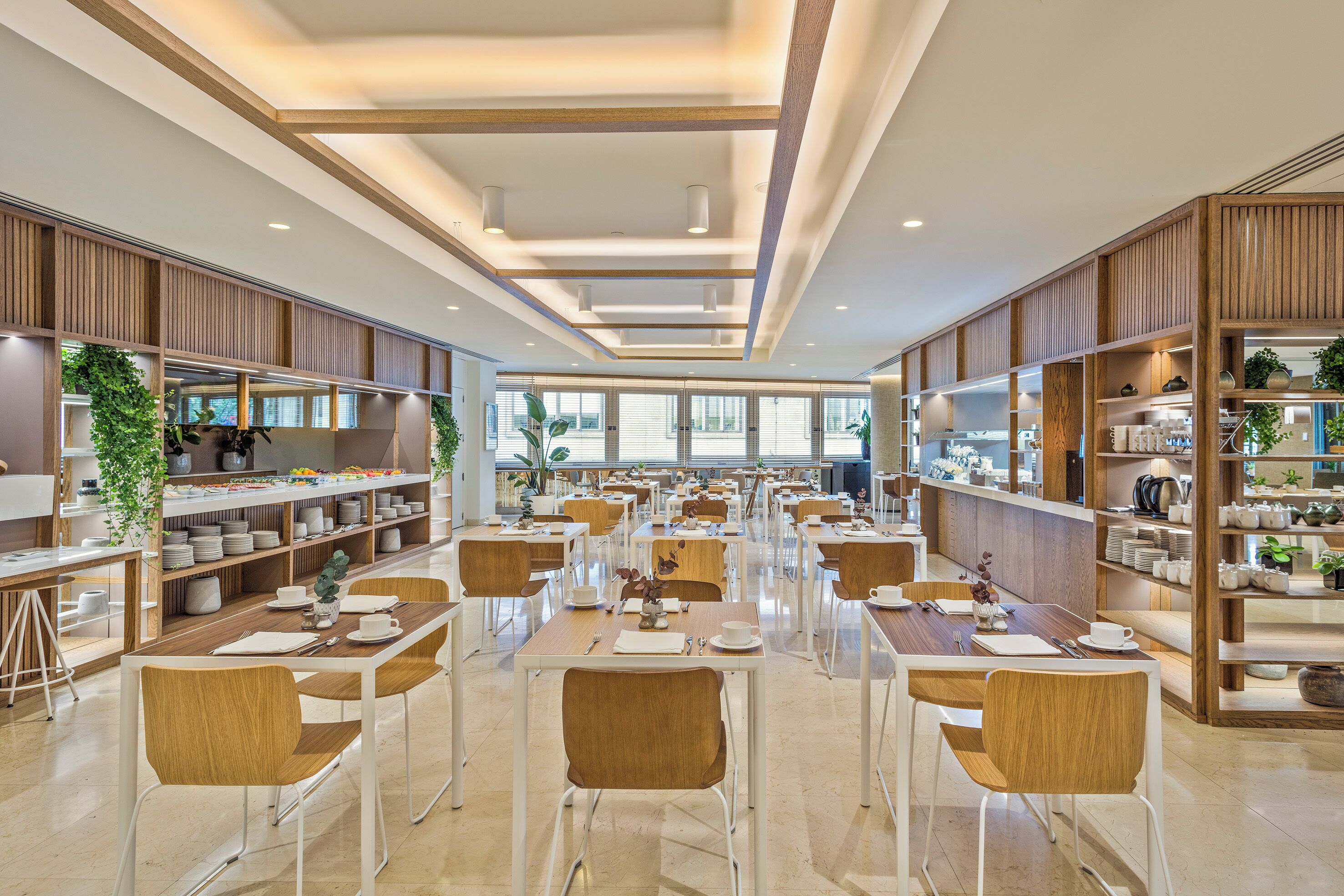 Colazione a buffet, servita nel weekend (28 EUR a persona) 