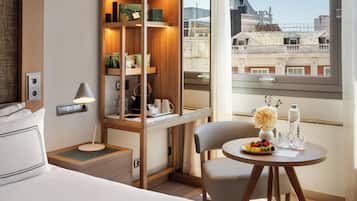 Egyptian cotton sheets, premium bedding, down duvets, pillow-top beds