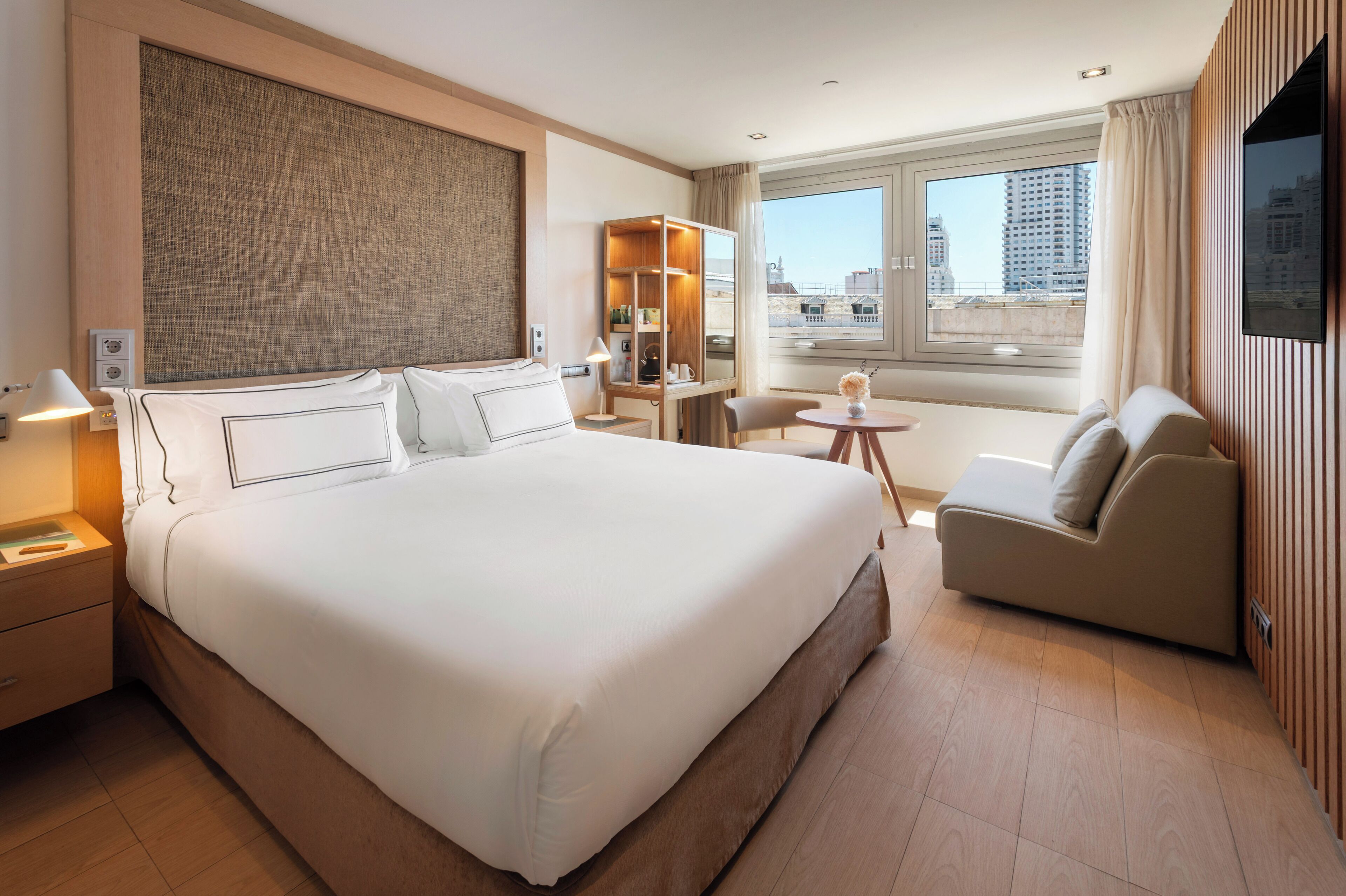 egyptian cotton sheets, premium bedding, down duvets, pillow-top beds