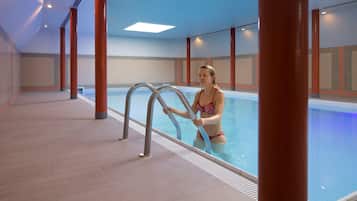 Indendørs pool