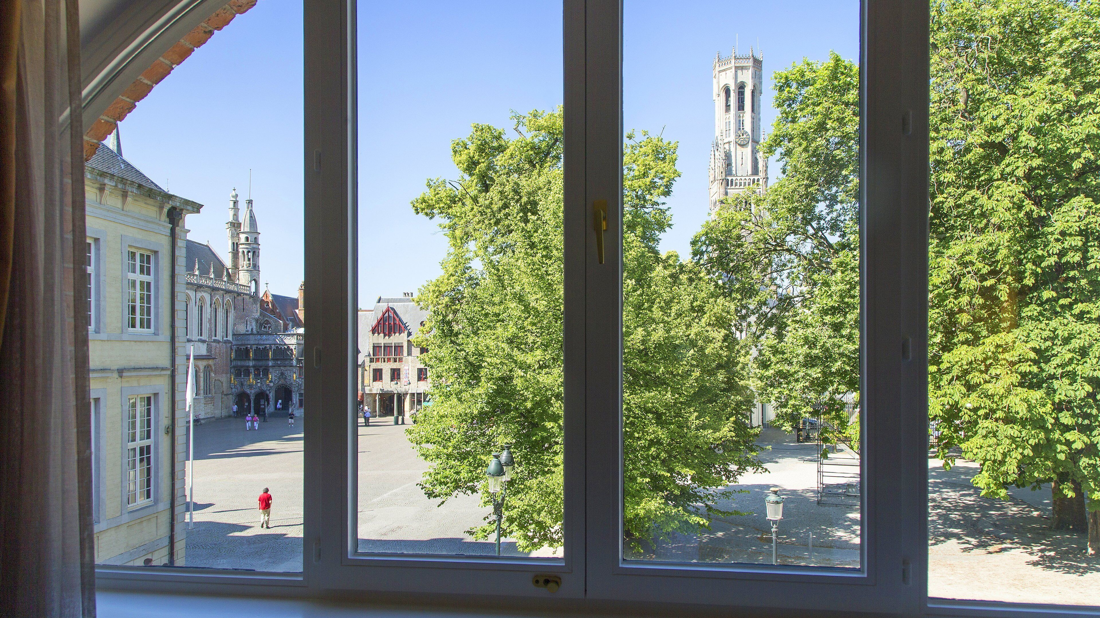 minibar, in-room safe, desk, iron/ironing board
