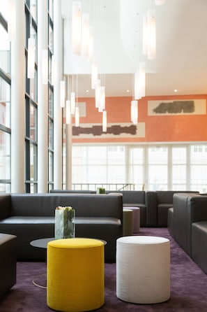 Lobby - Crowne Plaza Bruges by IHG (Bruges)