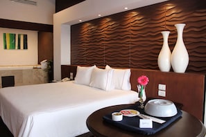 Studio Suite, 1 King Bed, Non Smoking - Radisson Hotel Tapatio Guadalajara (Tlaquepaque)