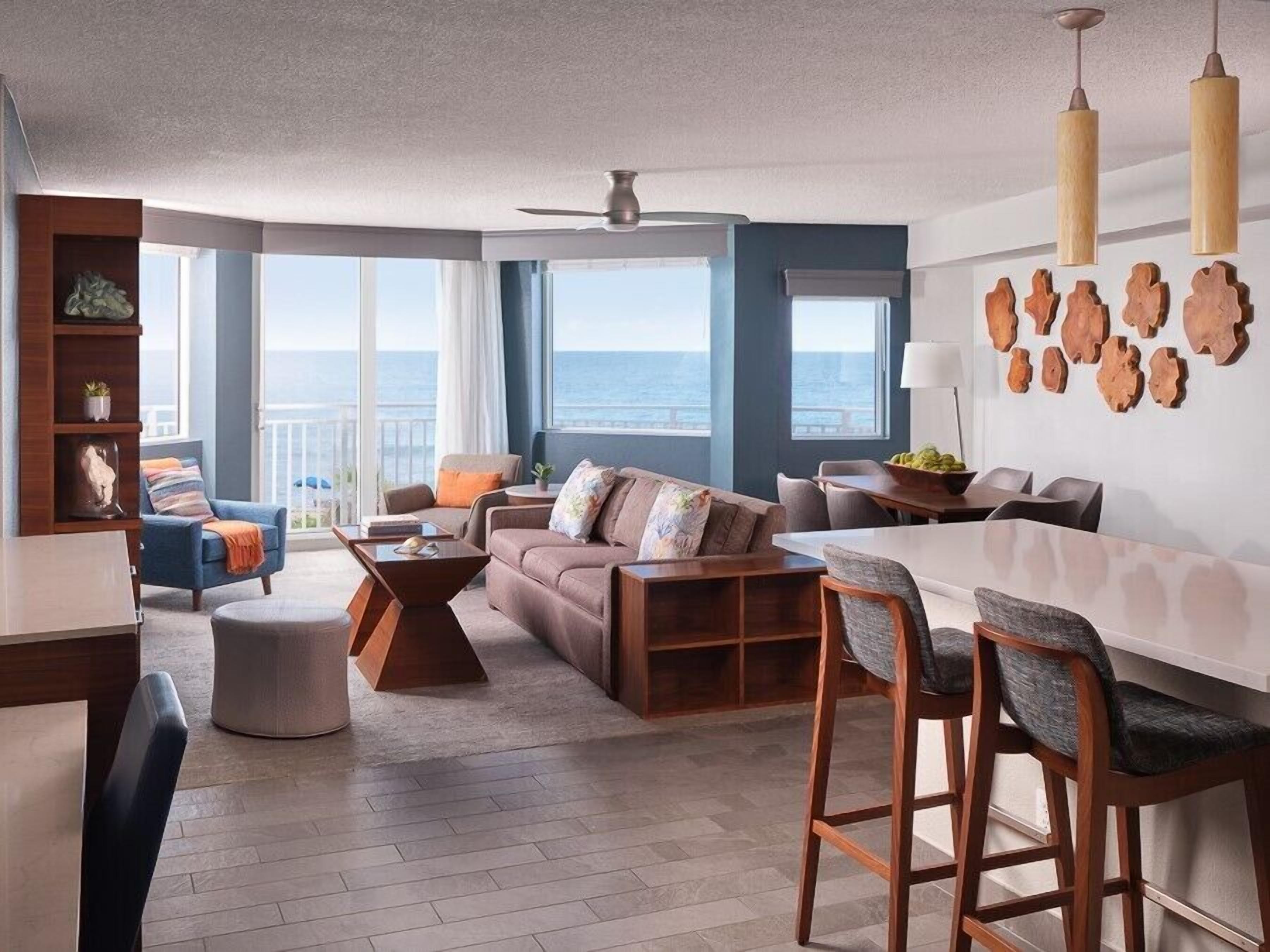 Suite, 1 Bedroom | Hypo-allergenic bedding, down comforters, in-room safe, desk