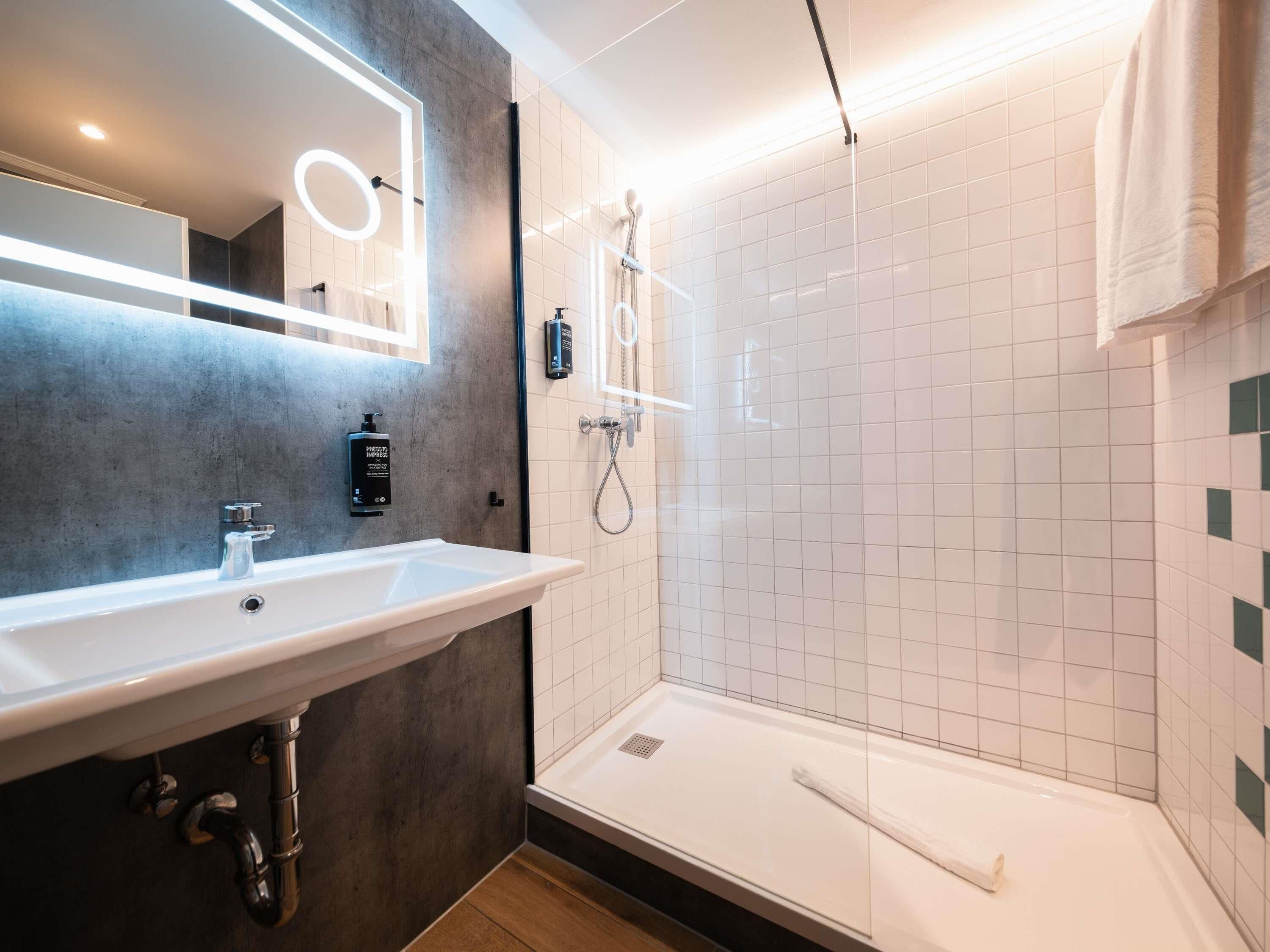 Perhehuone, 1 suuri parisänky ja vuodesohva | 1 makuuhuone, ylelliset vuodevaatteet, työpöytä, pimennysverhot