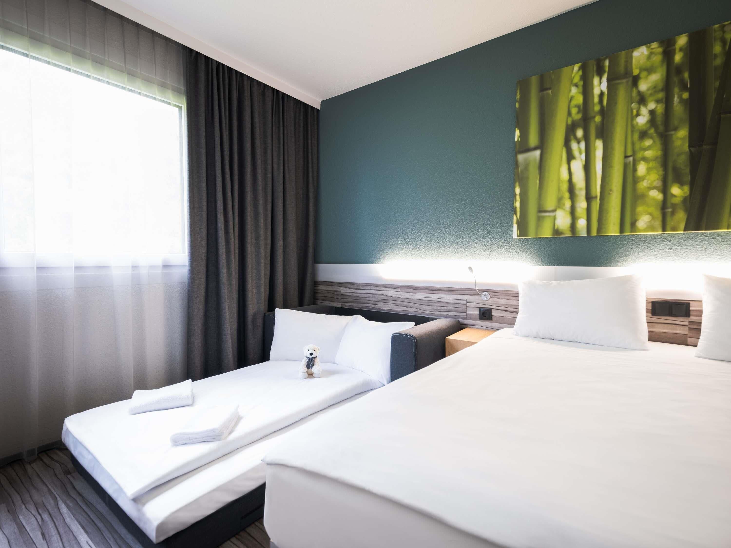 Family Room, 1 King Bed with Sofa bed | 1 bedroom, premium bedding, desk, blackout curtains
