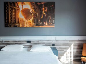 1 bedroom, premium bedding, desk, blackout drapes