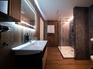 1 chambre, literie de qualité supérieure, bureau, rideaux occultants