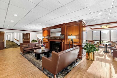 Comfort Inn & Suites Newark - Wilmington