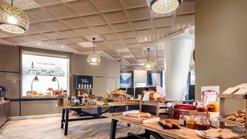 Petit déjeuner, déjeuner et dßner servis sur place