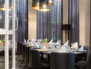 Breakfast, lunch and dinner served  - Novotel Lyon Gerland Musée des Confluences (Lyon)