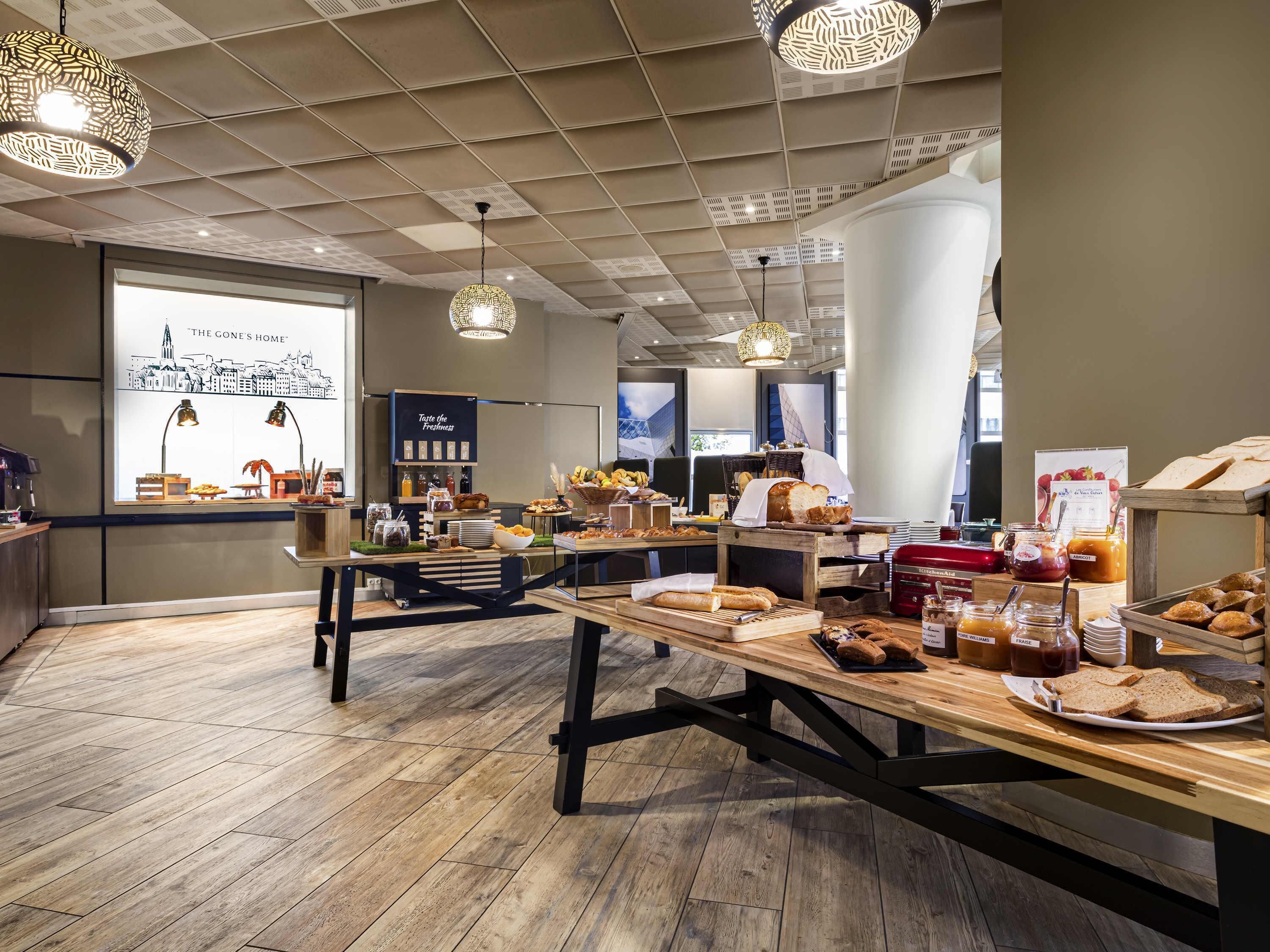 Petit déjeuner buffet servi tous les jours en supplément