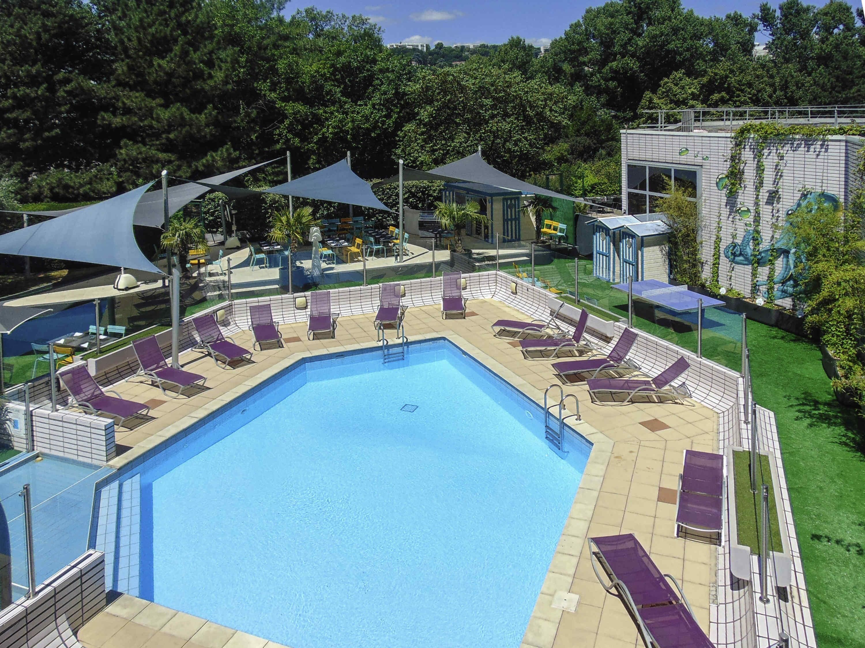 Petit déjeuner, déjeuner et dîner servis sur place