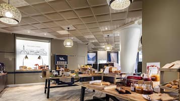 Päivittäinen buffetaamiainen (20 EUR per henkilö)