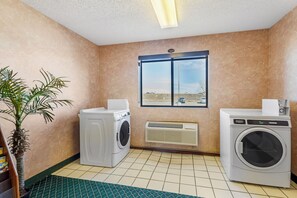 Laundry room - Econo Lodge Longmont East (Longmont)