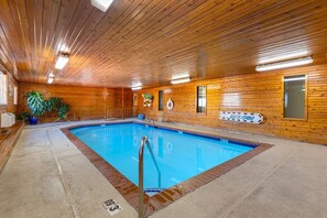 Indoor pool - Econo Lodge Longmont East (Longmont)