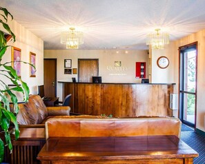 Lobby - Econo Lodge Longmont East (Longmont)