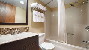 Standard Room, Accessible, Bathtub | Bathroom | Combined shower/tub, free toiletries, hair dryer, towels - Best Western Sovereign Hotel - (Albany - Ny)