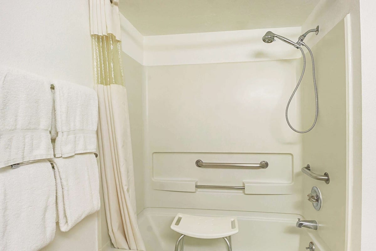 Room, 2 Double Beds, Accessible, Non Smoking (Mobility Accessible)