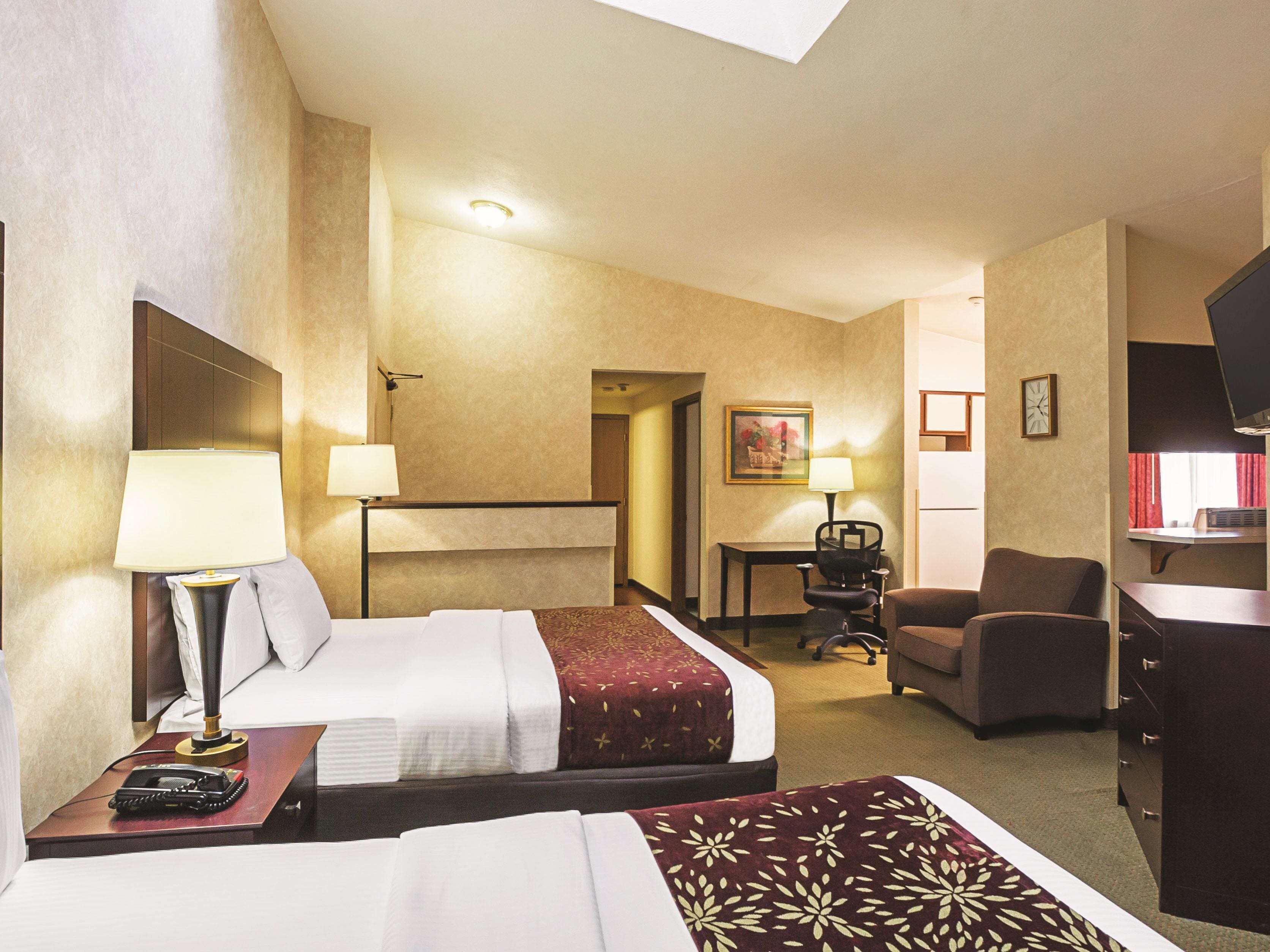 Deluxe Apartment, Multiple Beds, Non Smoking (Family) | Premium bedding, desk, blackout curtains, soundproofing