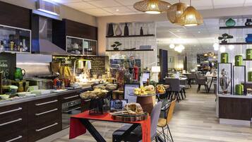 Morgenmadsbuffet hver dag (18.90 EUR pr. person)
