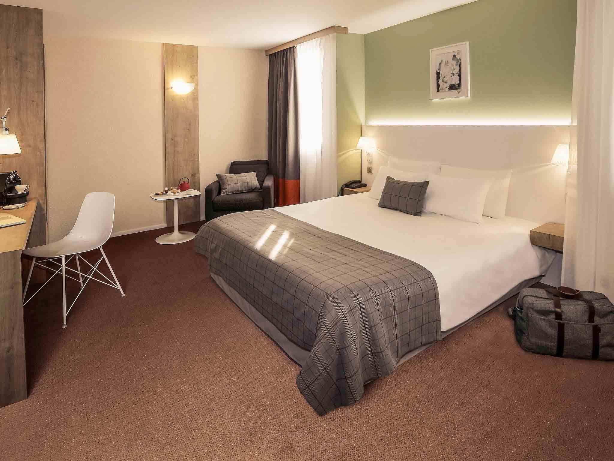 Standard Double Room, 1 Double Bed | Minibar, in-room safe, desk, soundproofing