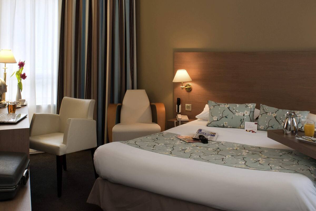 Minibar, in-room safe, desk, soundproofing