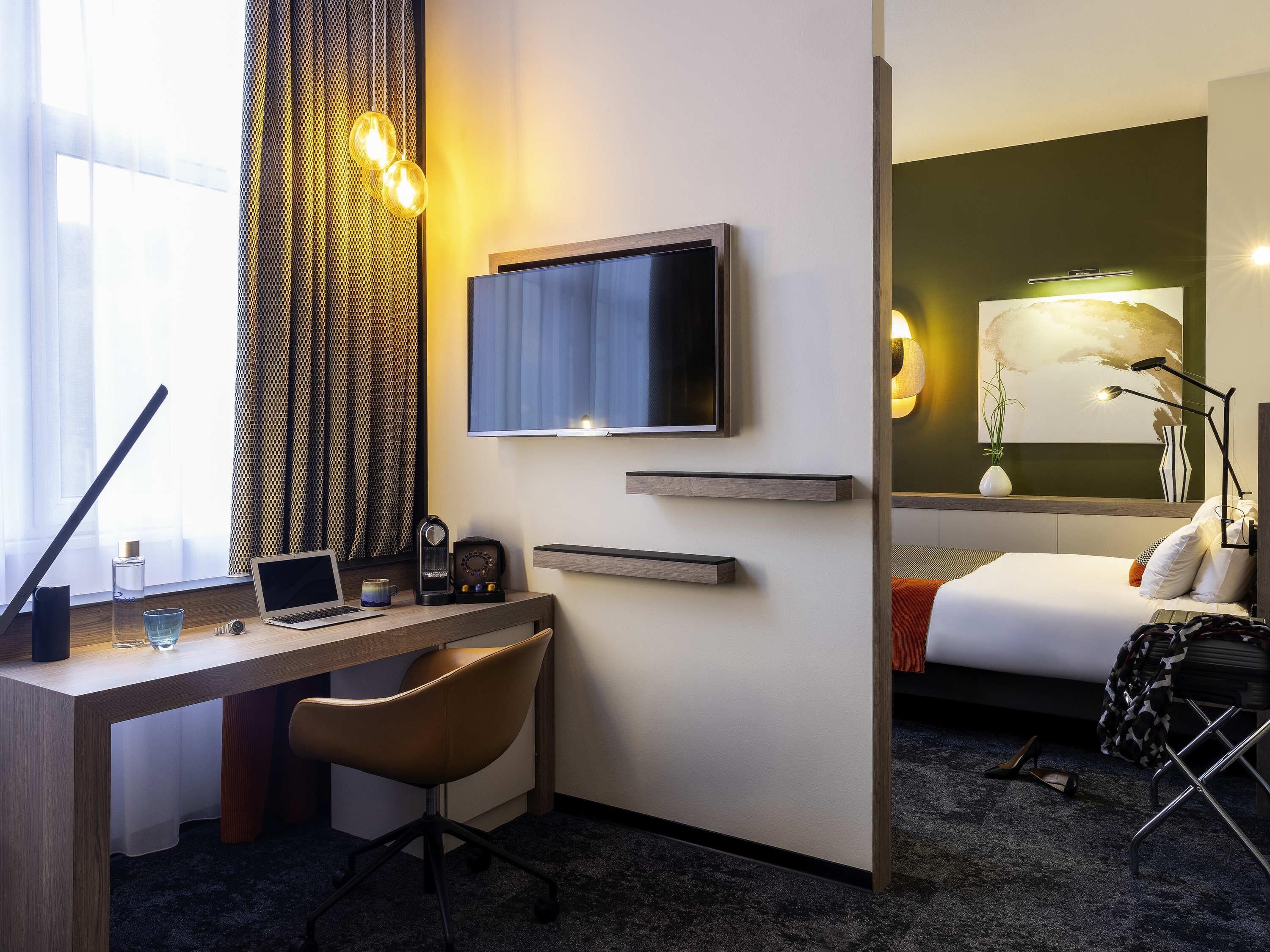 Deluxe Room, 1 Double Bed | Minibar, in-room safe, desk, soundproofing