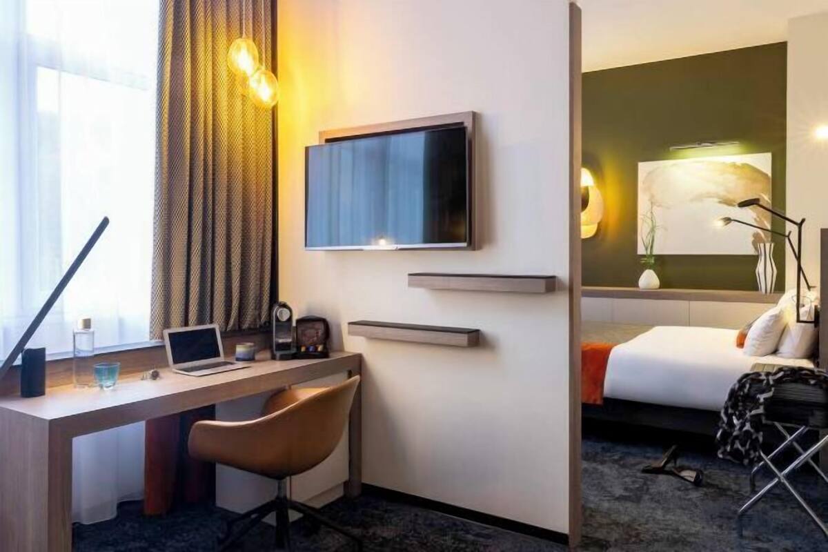 Minibar, coffres-forts dans les chambres, bureau, chambres insonorisées