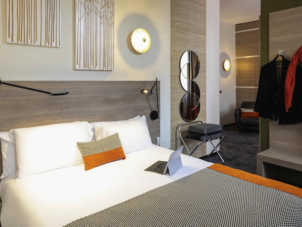 Deluxe-Zimmer, 1 Doppelbett | Minibar, Zimmersafe, Schreibtisch, schallisolierte Zimmer