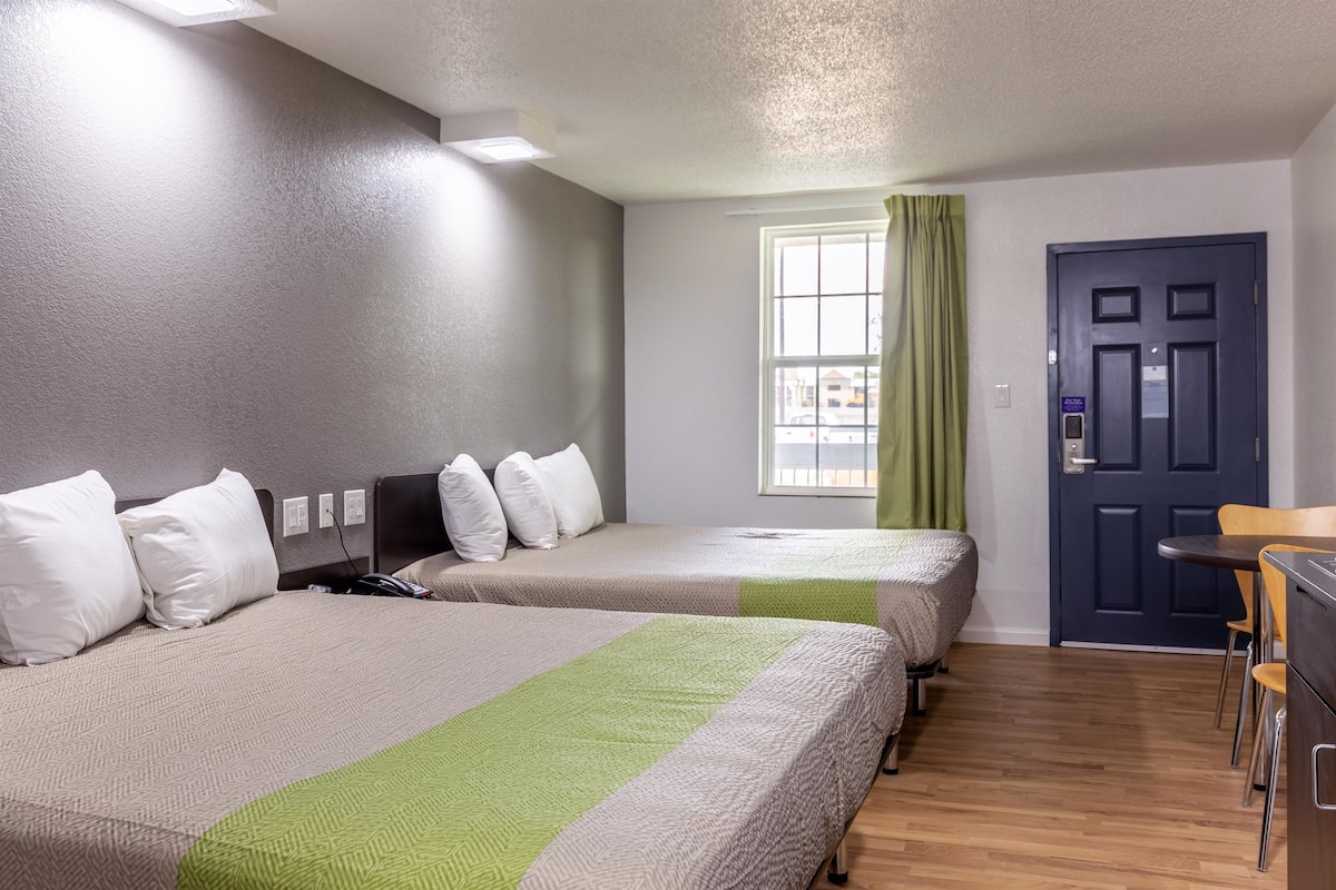 Iron/ironing board, free WiFi, bed sheets, alarm clocks
