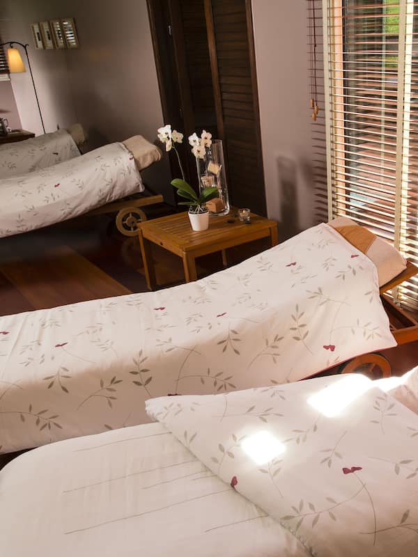 Espace de soins pour les couples, sauna, bain à remous, hammam, hammam