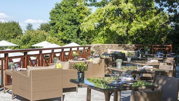 2 Restaurants, Frühstück, Mittagessen, Abendessen, regionale Küche