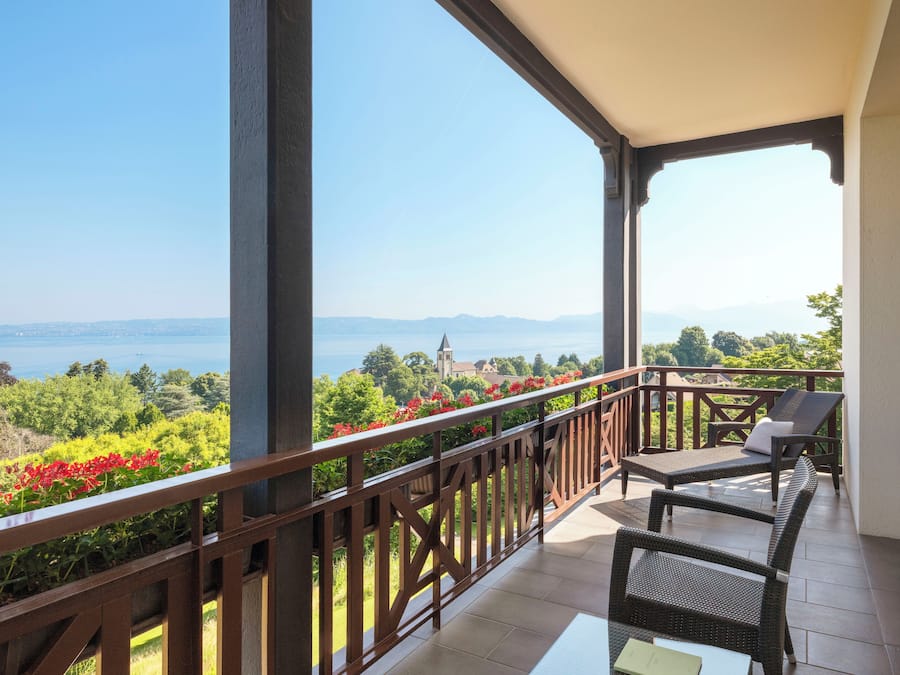 Suíte, vista para o lago | Sacada