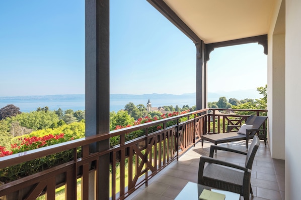 Suite, vista al lago | Balcón