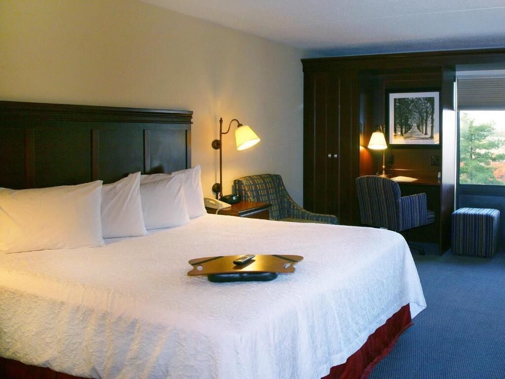 Ropa de cama hipoalergénica y escritorio 