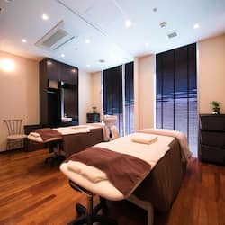 Perawatan tubuh, pijat Thailand, body scrub, perawatan wajah, dan pijat