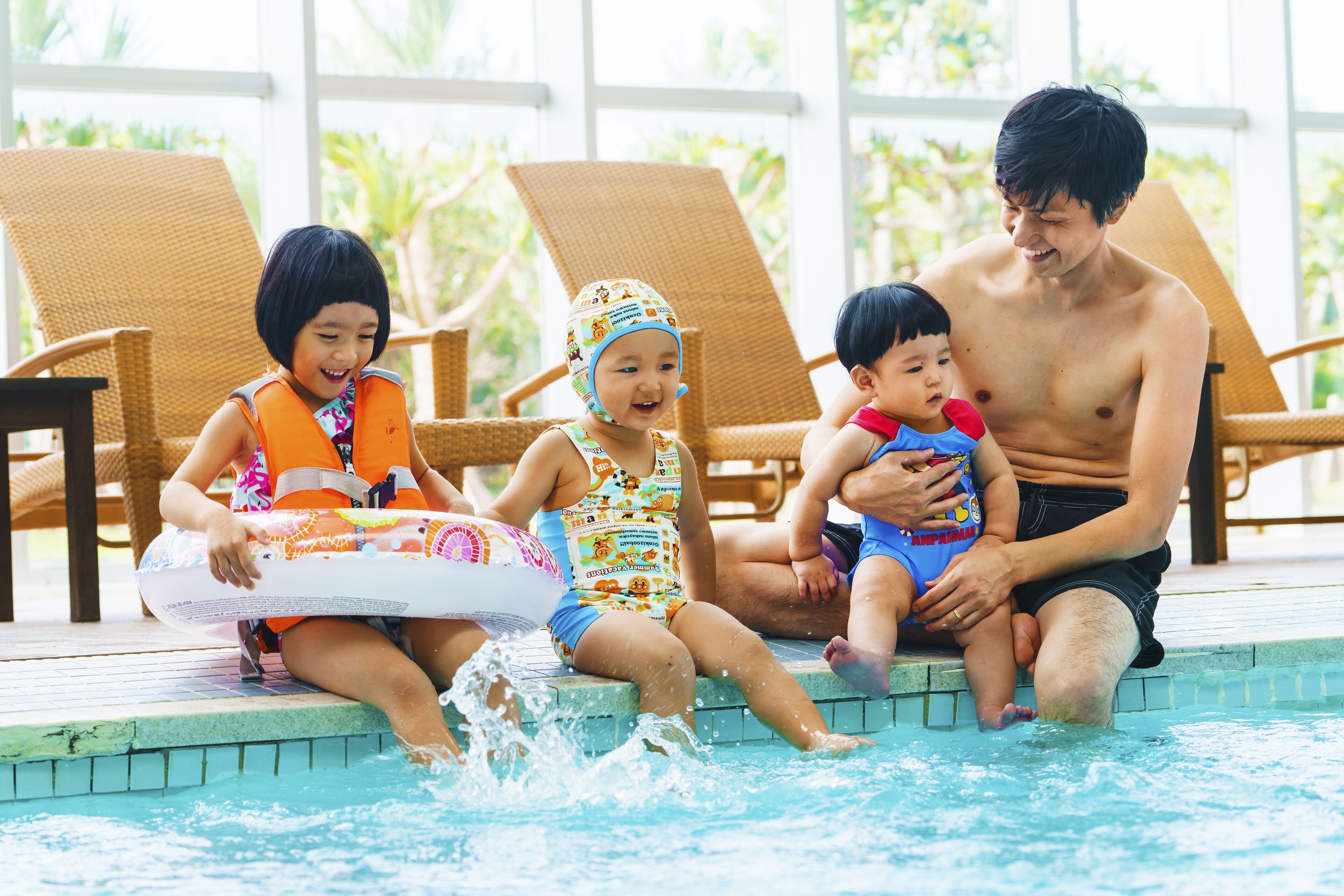 Piscine couverte, piscine extérieure (ouverte en saison)