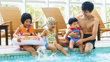 Piscine couverte, piscine extérieure (ouverte en saison)