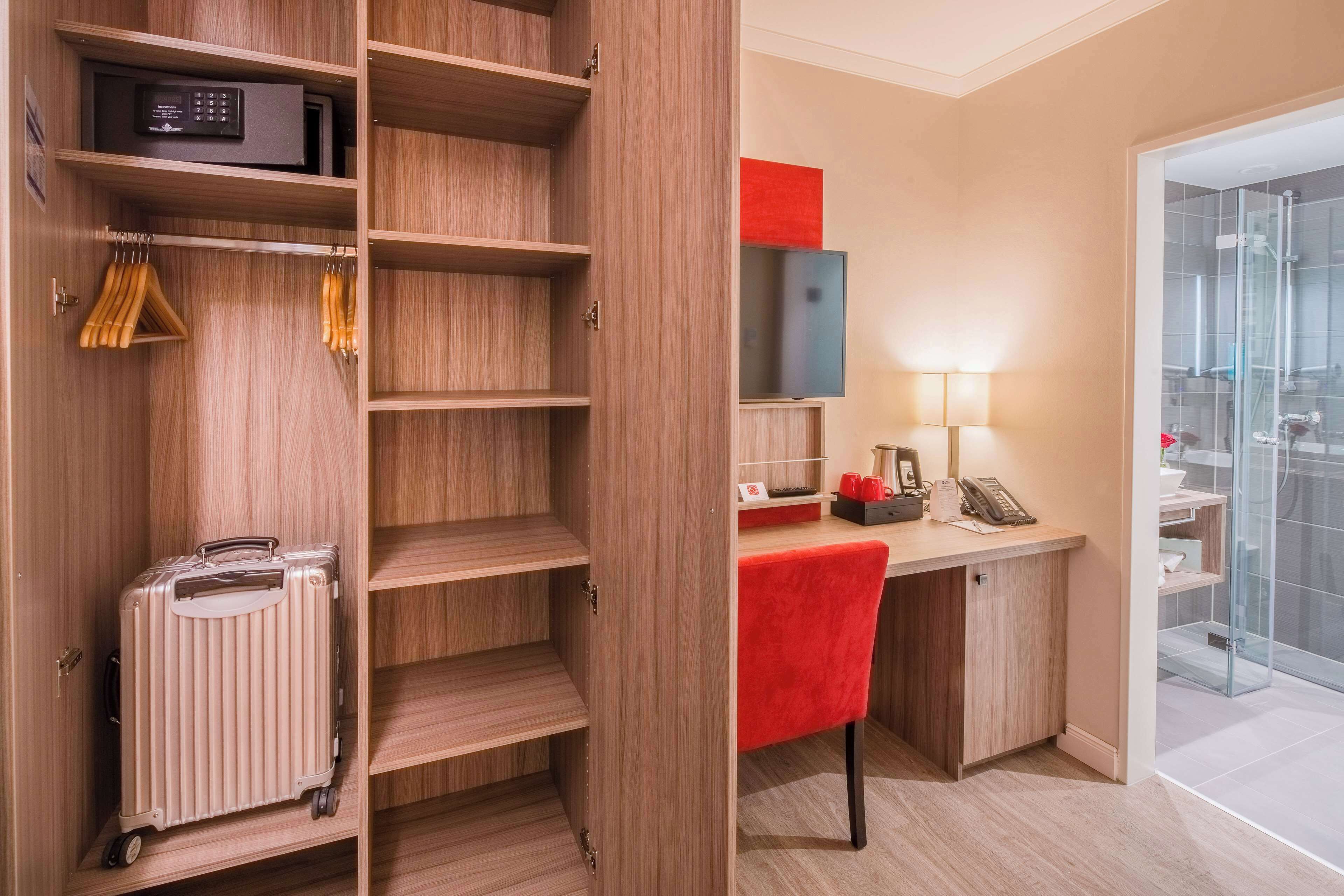 standard room, 1 double bed (plus) | in-room safe, desk, iron/ironing board, free wifi