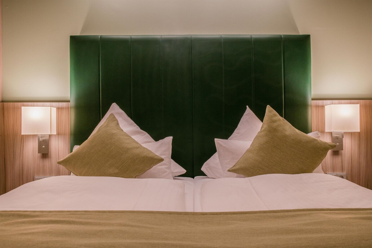 Standard Room, 1 Double Bed (Plus) | In-room safe, desk, iron/ironing board (on request), WiFi (free)