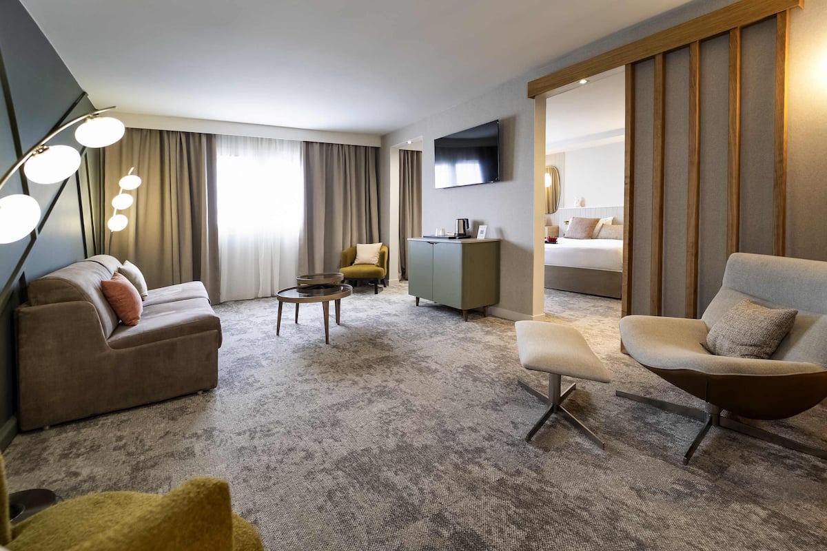 Ropa de cama de alta calidad y minibar